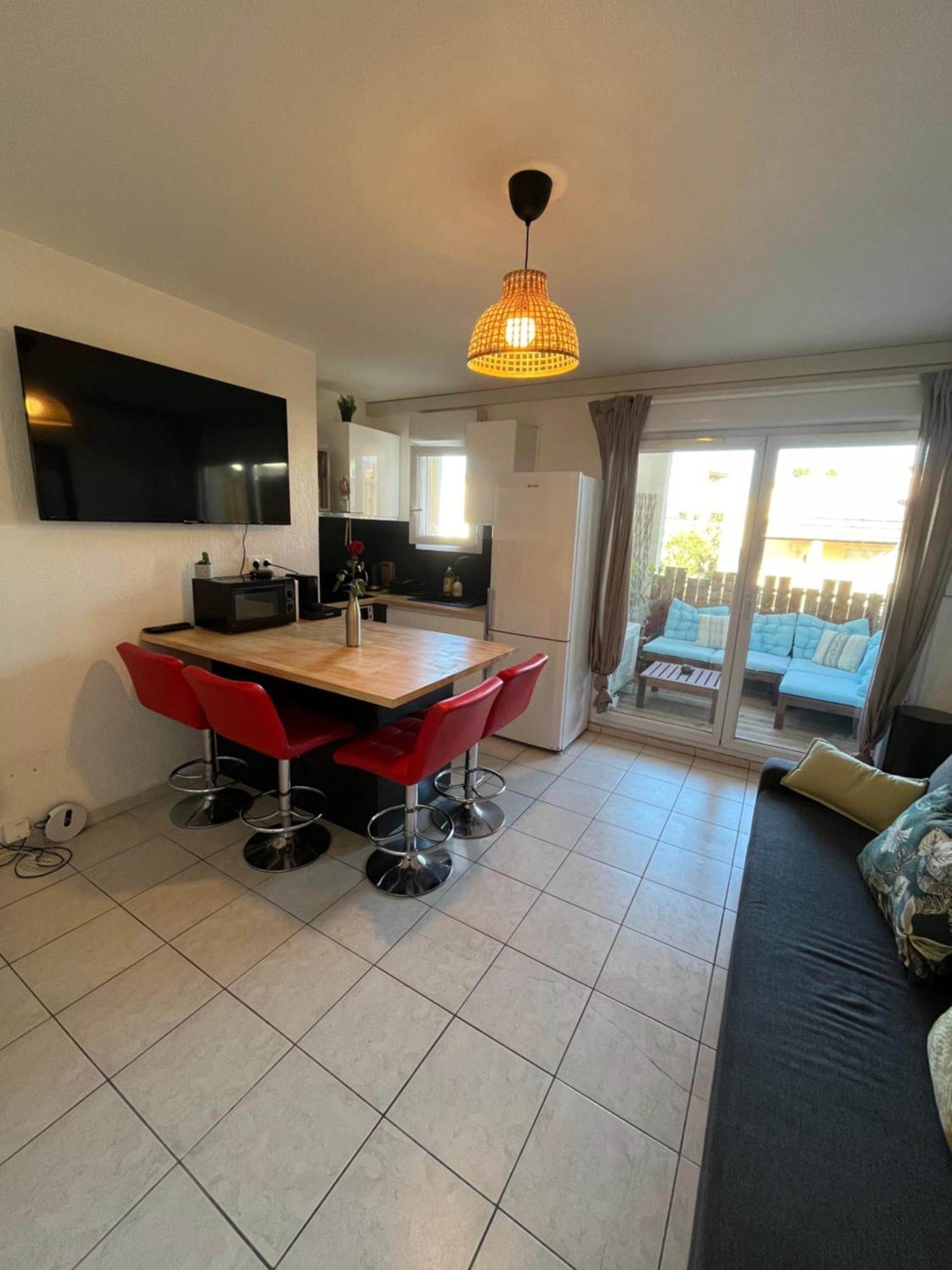 Joli T2/ Tram/ Clim/ Parking/ Wifi/ Piscine Apartamento Montpellier Exterior foto