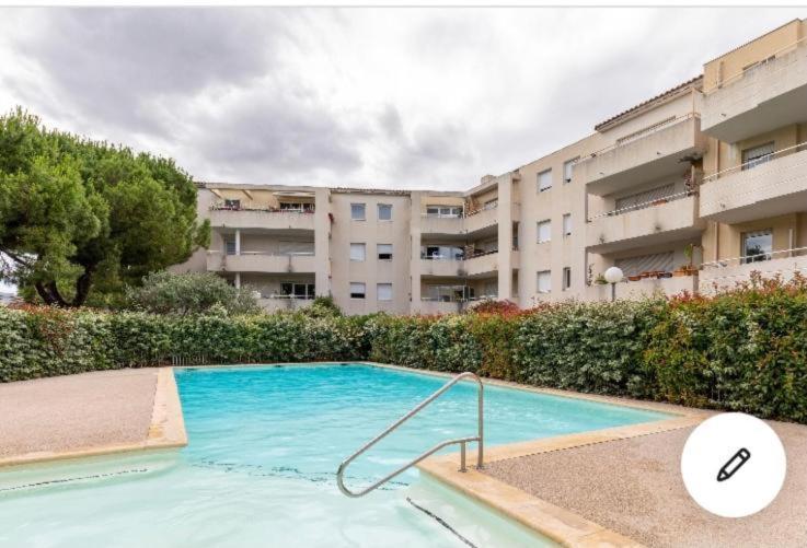 Joli T2/ Tram/ Clim/ Parking/ Wifi/ Piscine Apartamento Montpellier Exterior foto