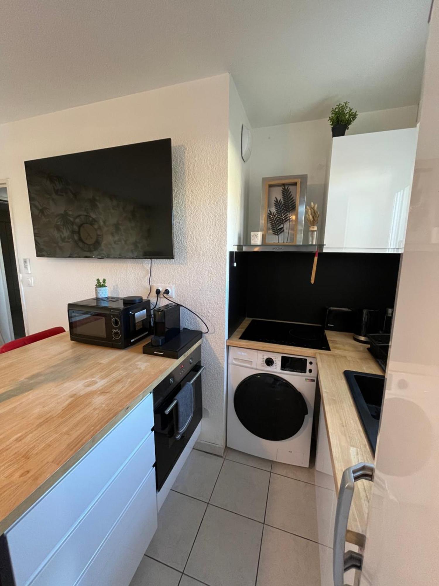 Joli T2/ Tram/ Clim/ Parking/ Wifi/ Piscine Apartamento Montpellier Exterior foto